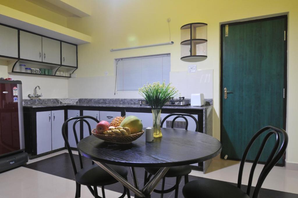 Elegant Shades Apartman Kolva Kültér fotó