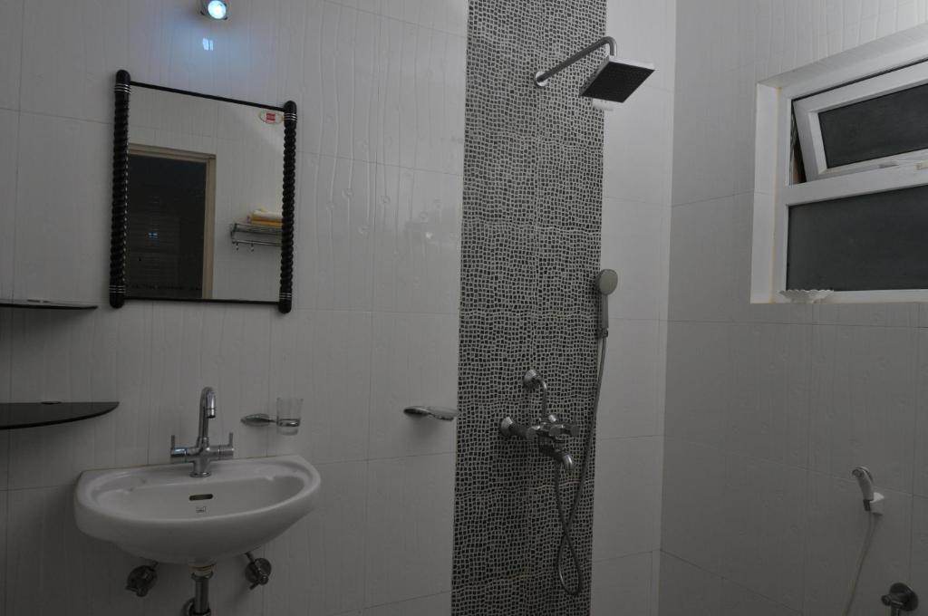 Elegant Shades Apartman Kolva Kültér fotó
